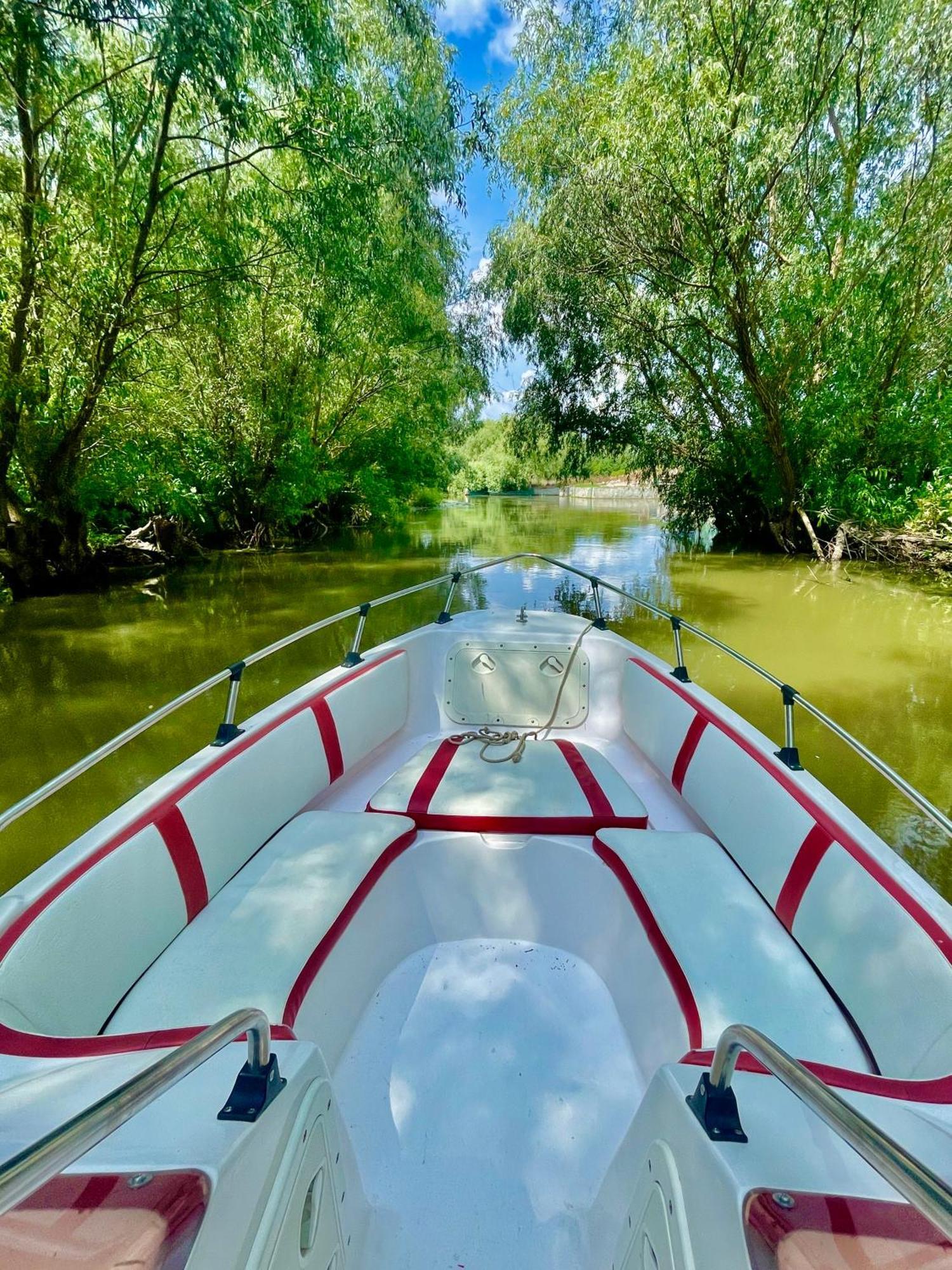 ホテル Danube Delta View Dunavăţu de Jos エクステリア 写真