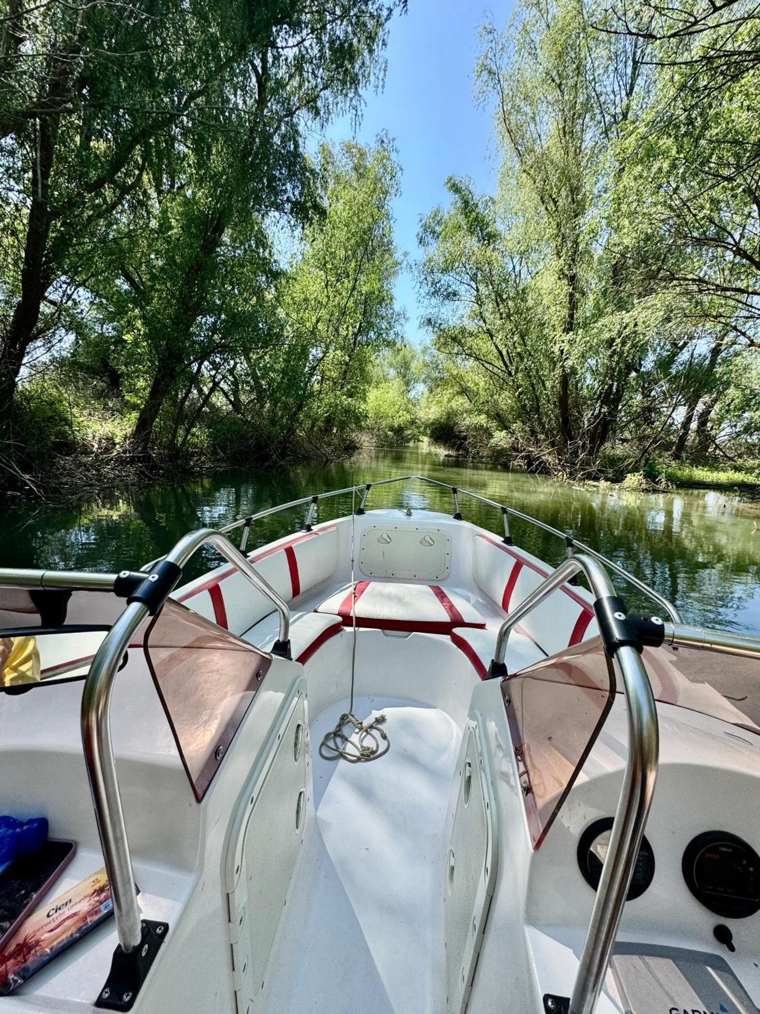ホテル Danube Delta View Dunavăţu de Jos エクステリア 写真